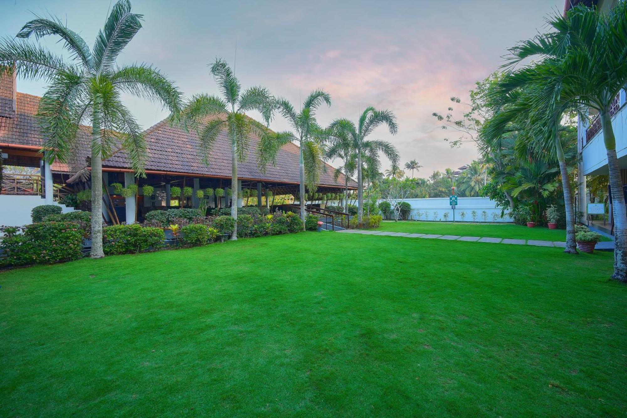 Rhythm Kumarakom Extérieur photo