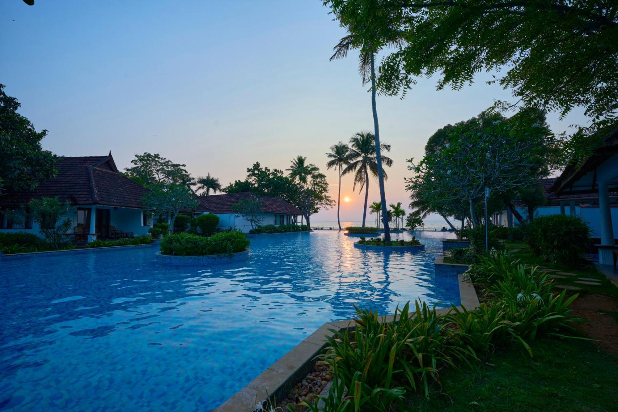 Rhythm Kumarakom Extérieur photo